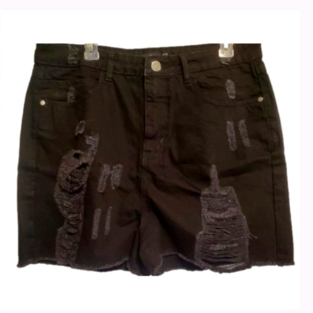 NWT Boohoo black distressed shorts